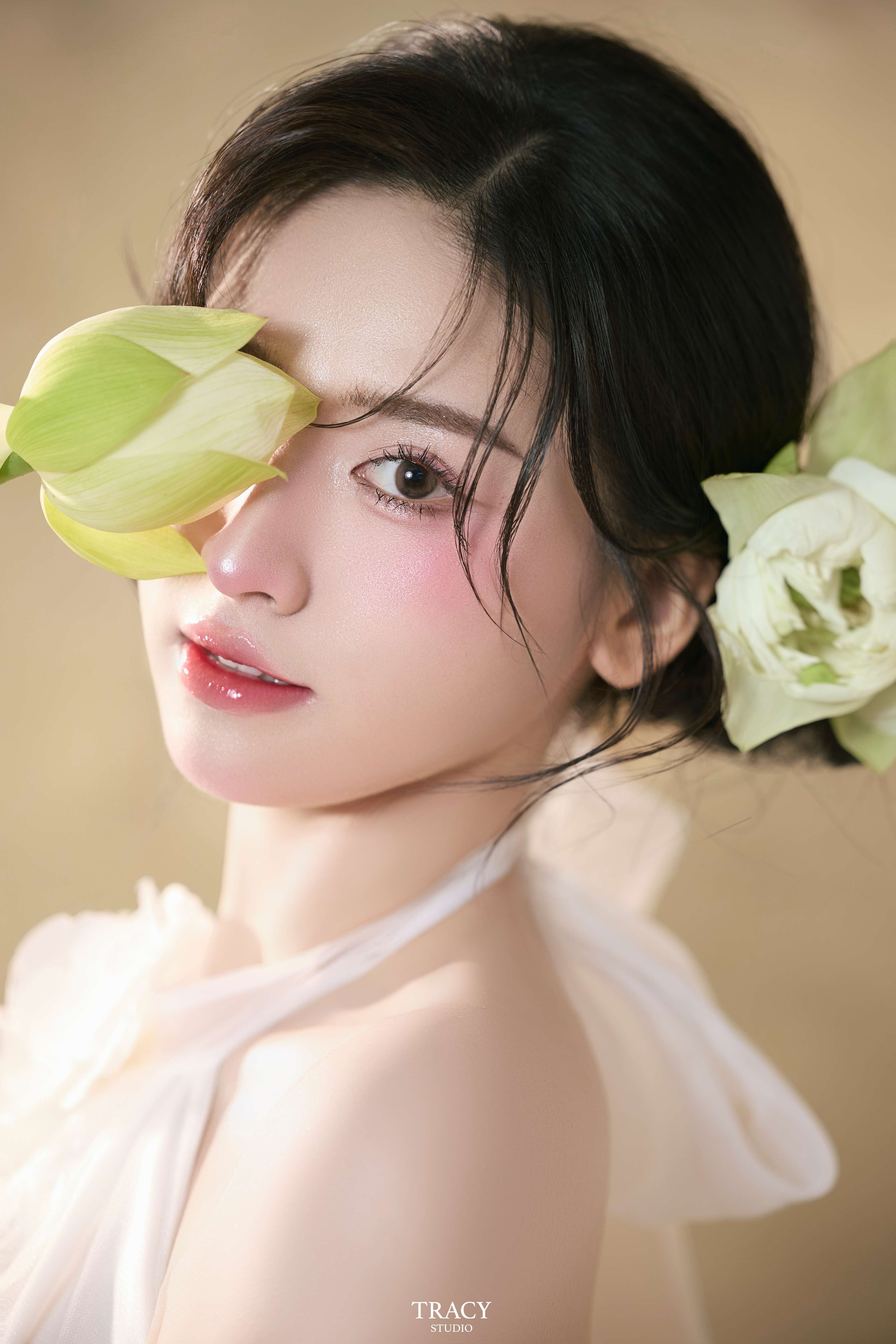 frontend/img/gallery/concept-sen/tracy-studio-chup-concept-sen-trang-diep (4).jpg